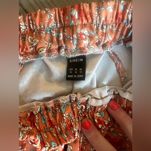 Floral Patterned Wide Leg Pants - Picture 3 of 3